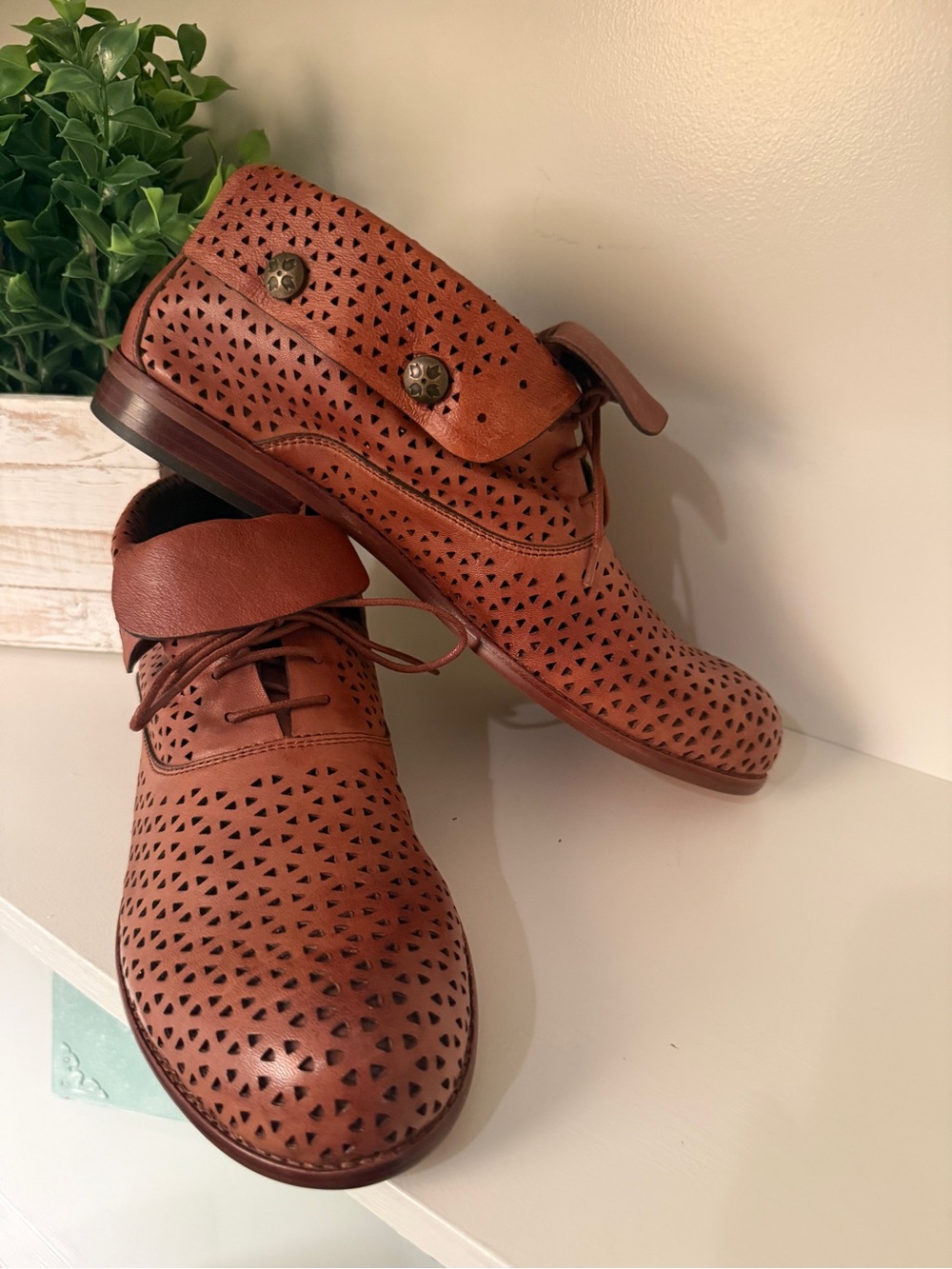 Patricia Nash Cognac Brown Perforated Leather Lace-Up Ankle Boots Women’s Sz. 11